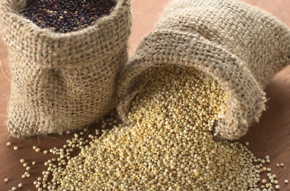 black-and-white-quinoa-grains