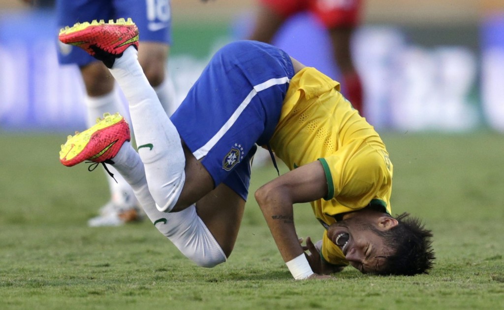 neymar-diving-and-rolling-over-his-own-body-1404315013